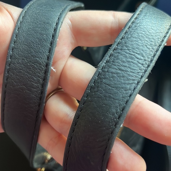 Tory Burch leather Logo quilted embossed tote bag in black - Picture 7 of 10